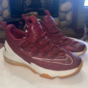 Nike Lebron James Xiii shoes size 4Y